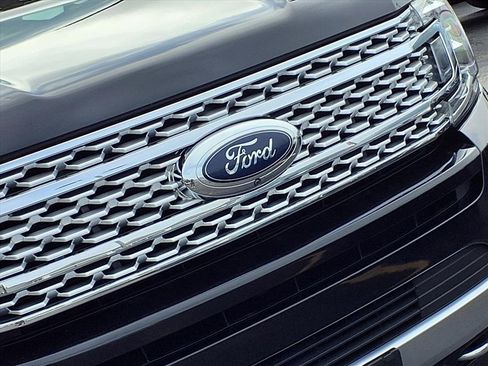 Used 2020 Ford Expedition Platinum image 31