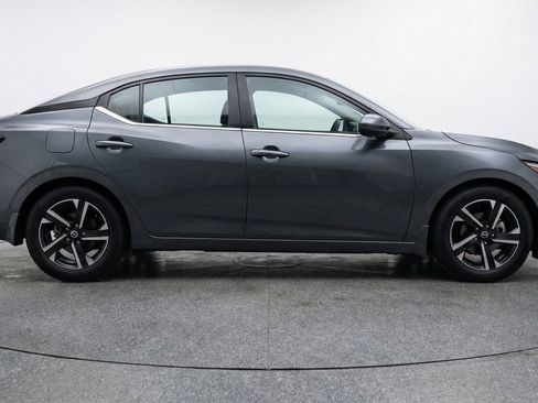 Used 2025 Nissan Sentra SV image 11