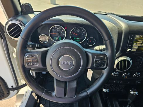 Used 2014 Jeep Wrangler Sahara w/ Connectivity Group image 16