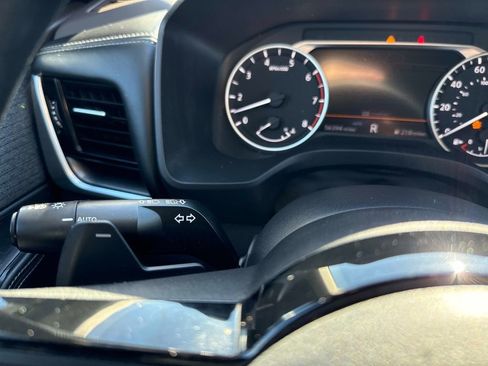 Used 2022 Nissan Rogue SV image 31