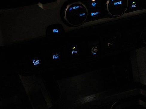 Used 2022 Toyota Tacoma SR5 image 33