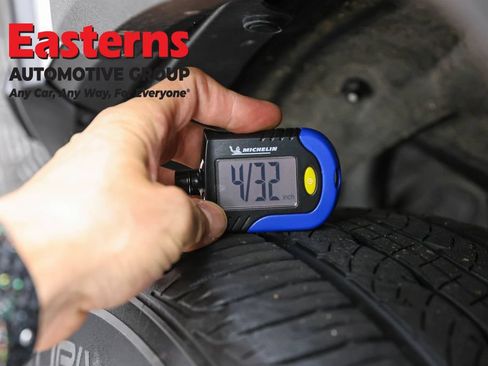 Used 2022 Toyota RAV4 LE AWD/4WD image 26