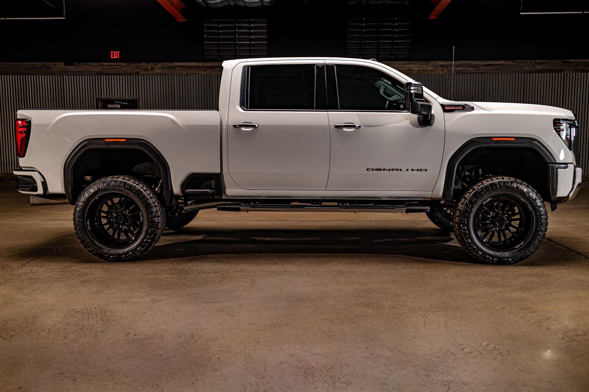 Used 2024 GMC Sierra 2500 Denali AWD/4WD image 11