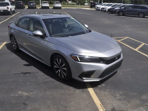 Certified 2023 Honda Civic EX image 1