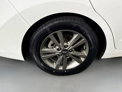 Used 2018 Hyundai Elantra SEL image 32