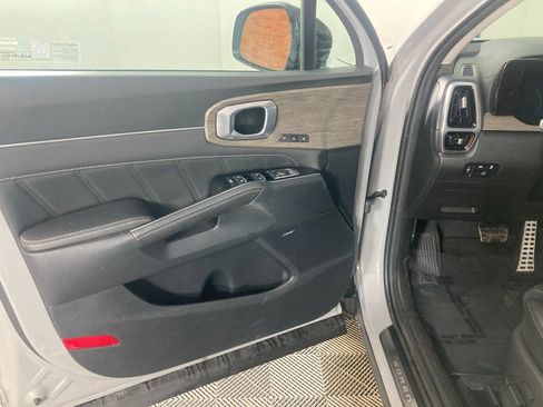 Certified 2023 Kia Sorento SX Prestige image 11