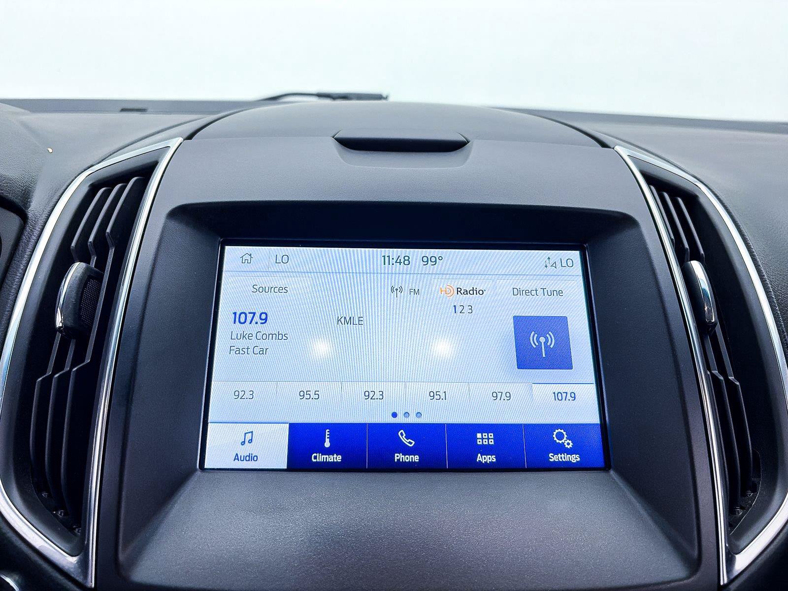 Used 2019 Ford Edge Titanium FWD image 7