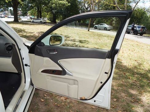 Used 2011 Lexus IS 250 AWD image 22