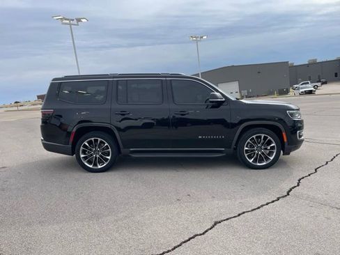 Used 2022 Jeep Wagoneer Series II w/ Convenience Group I image 3