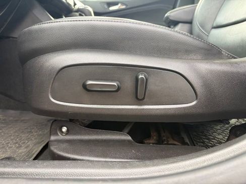 Used 2017 Chevrolet Cruze Premier image 20