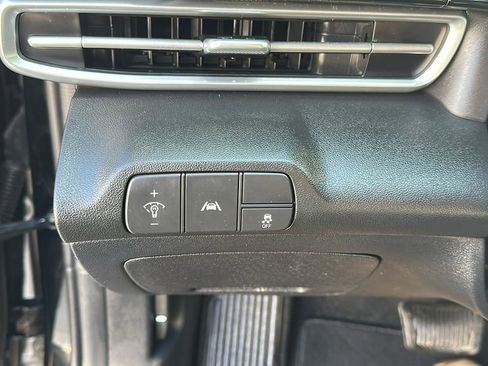 Used 2023 Hyundai Elantra SEL w/ Convenience Package image 20