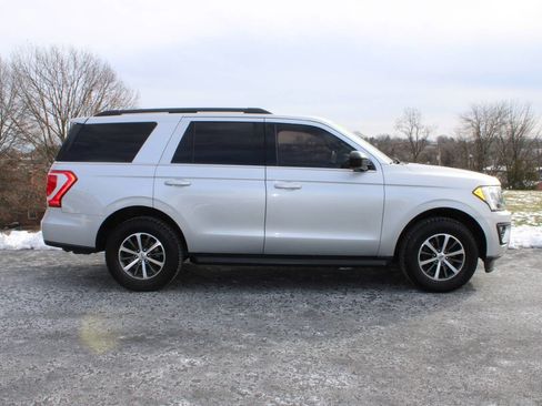 Used 2018 Ford Expedition XL image 2