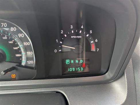 Used 2010 Dodge Journey SXT w/ Rear Seat Video Group FWD image 24