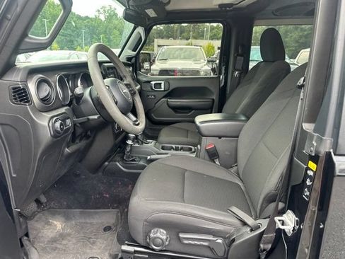 Used 2023 Jeep Wrangler Sport AWD/4WD image 10