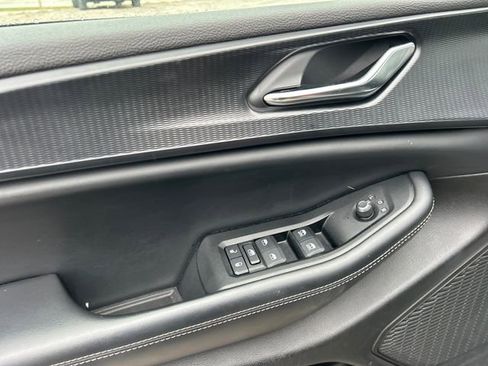 Used 2024 Jeep Grand Cherokee L Altitude image 32