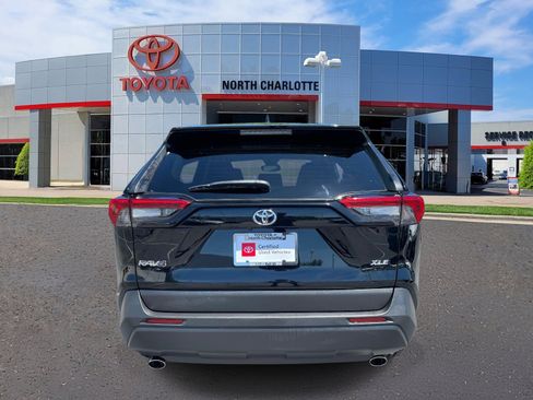 Used 2022 Toyota RAV4 XLE Premium FWD image 5