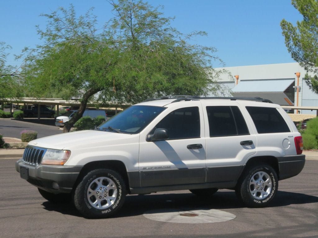 Used 2000 Jeep Grand Cherokee Laredo AWD/4WD image 1
