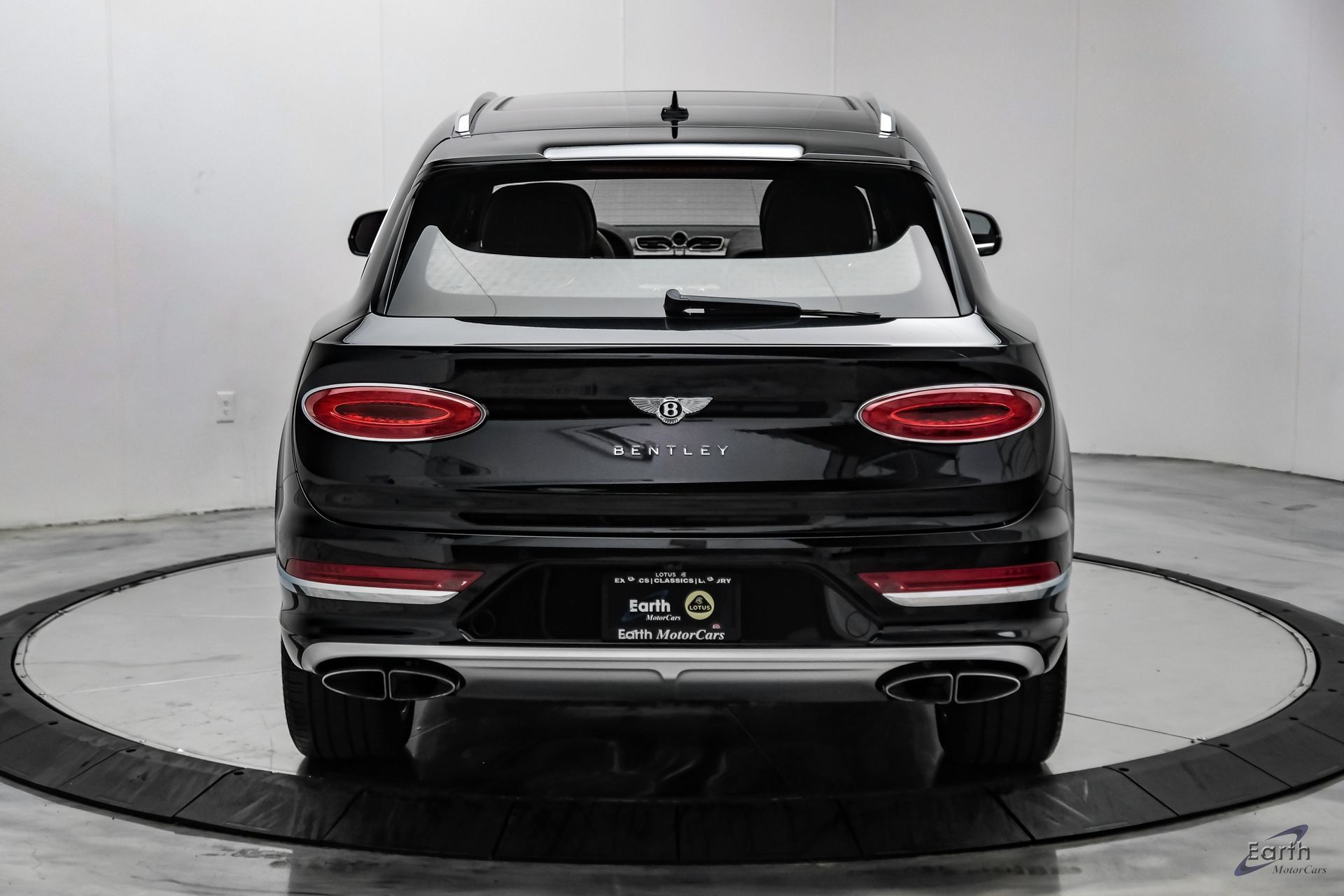 Used 2023 Bentley Bentayga Extended Wheelbase AWD/4WD image 11