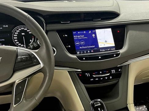 Used 2021 Cadillac XT5 Premium Luxury image 9