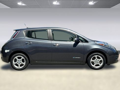 Used 2013 Nissan Leaf SV w/ LED & Quick Charge Pkg FWD image 7