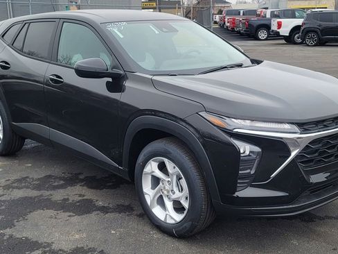 New 2026 Chevrolet Trax LS w/ LS Convenience Package image 2