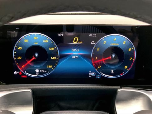 Used 2023 Mercedes-Benz GLB 250 image 46