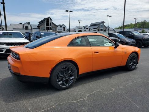 New 2025 Dodge Charger Daytona R/T w/ Sun & Sound Package image 6