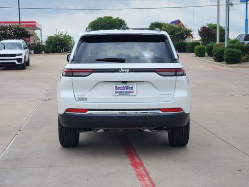 New 2026 Jeep Grand Cherokee Laredo X AWD/4WD image 8