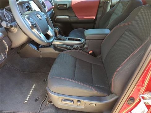 Used 2022 Toyota Tacoma SR5 w/ Technology Package image 12