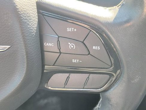 Used 2019 Chrysler Pacifica Touring Plus w/ S Appearance Package image 18