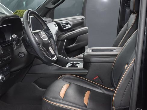 Used 2024 GMC Yukon AT4 w/ Technology Package AWD/4WD image 13