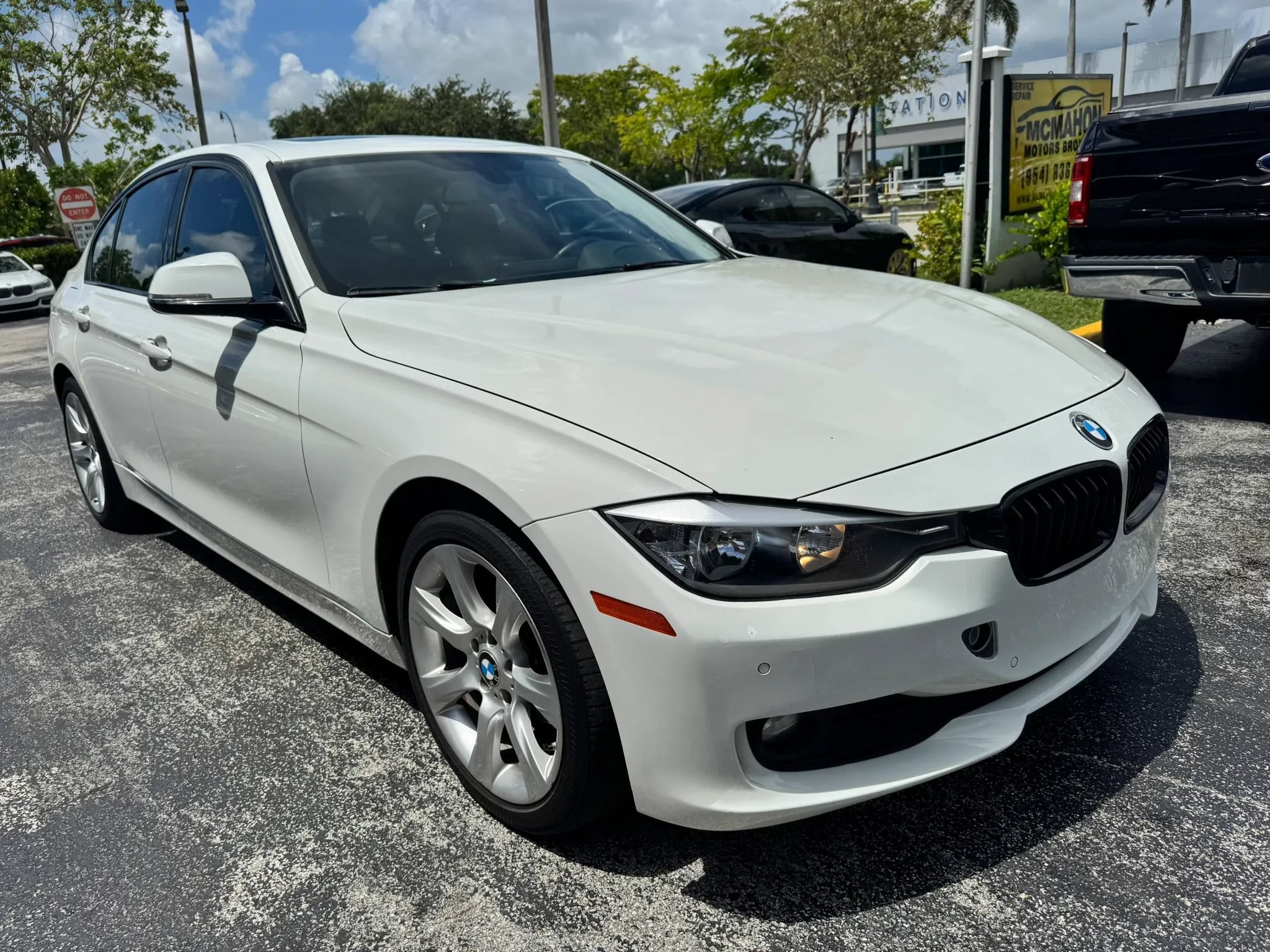 Used 2015 BMW 320i Sedan RWD image 3