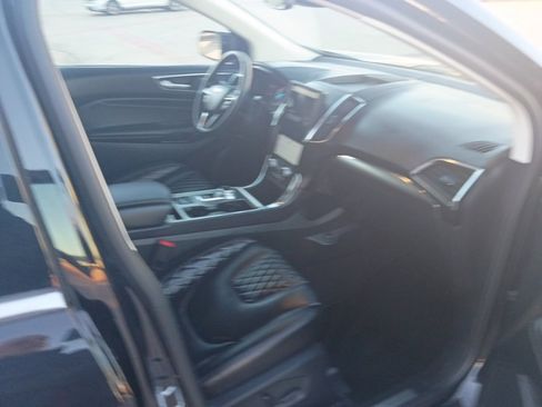 Used 2024 Ford Edge Titanium image 7