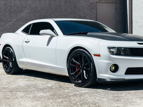 Used 2013 Chevrolet Camaro SS w/ SS Performance Package RWD image 35