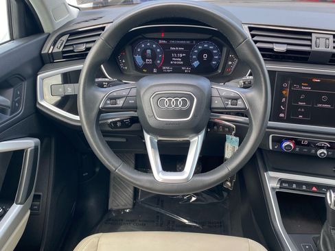 Used 2025 Audi Q3 2.0T Premium AWD/4WD image 3