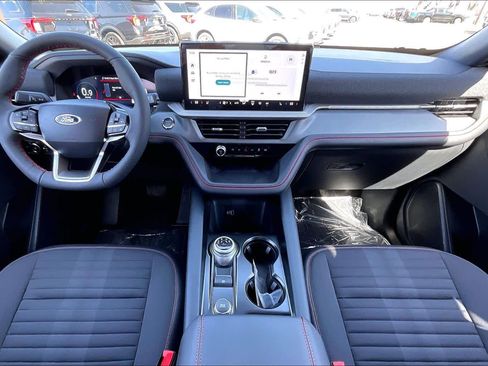 New 2026 Ford Explorer ST-Line image 5