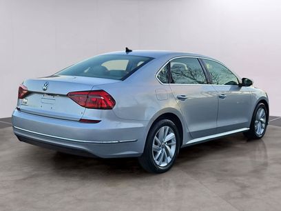 Used 2018 Volkswagen Passat 2.0T SE