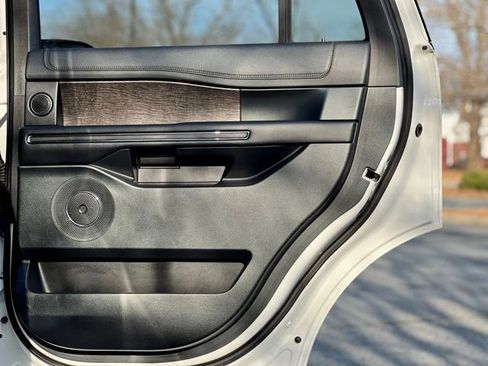 Used 2020 Ford Expedition Limited image 19