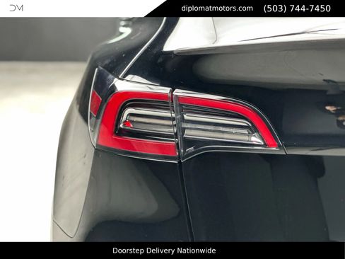 Used 2022 Tesla Model Y Performance image 14