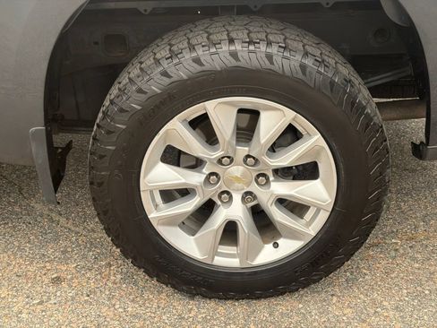 Certified 2020 Chevrolet Silverado 1500 Custom w/ Custom Value Package AWD/4WD image 15