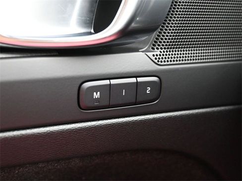 New 2026 Volvo XC40 B5 Core w/ Climate Package image 27