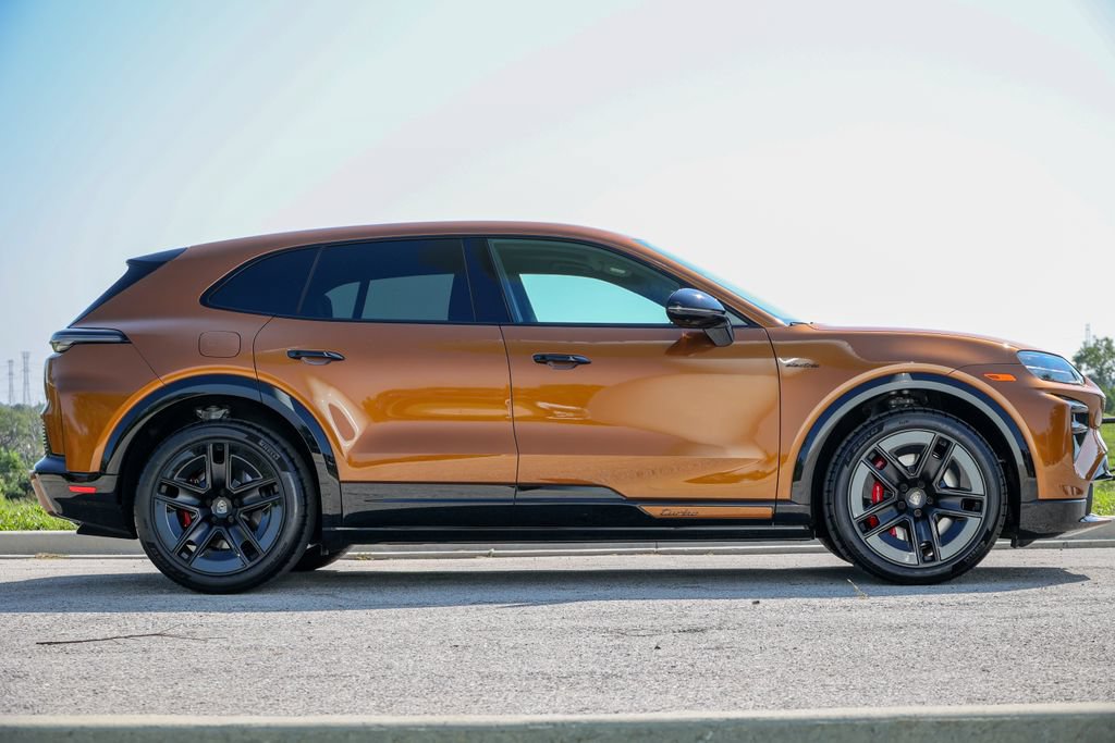 New 2026 Porsche Cayenne Turbo AWD/4WD image 37