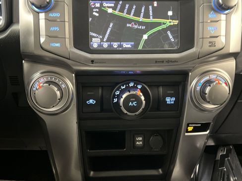 Used 2018 Toyota 4Runner SR5 Premium image 19