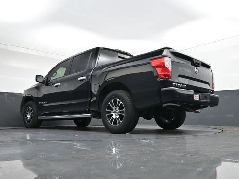 Used 2021 Nissan Titan SV w/ SV Convenience Package image 30