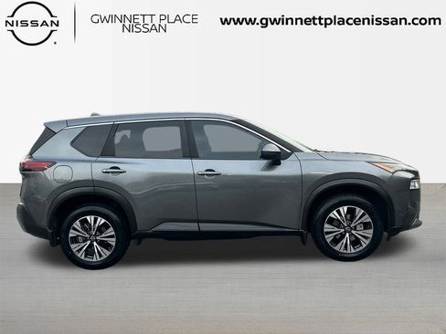 Used 2022 Nissan Rogue SV image 4