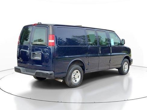 Used 2015 Chevrolet Express 2500 RWD image 4