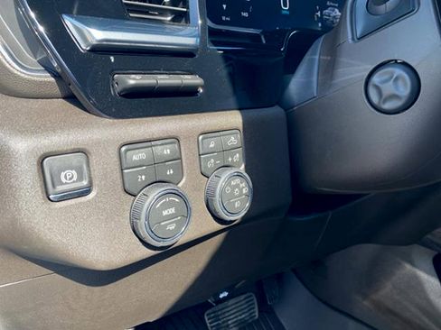 New 2026 Chevrolet Silverado 1500 LTZ w/ LTZ Premium Package AWD/4WD image 33