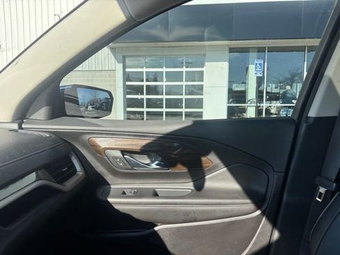 Used 2019 GMC Terrain Denali w/ Advanced Safety Package image 12