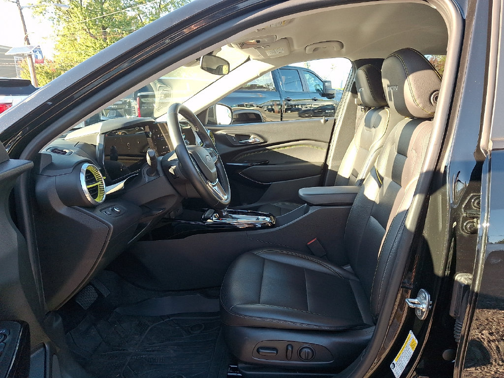 Used 2025 Chevrolet Trax ACTIV w/ Driver Confidence Package FWD image 13