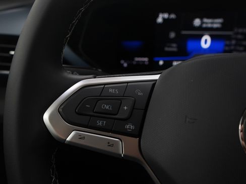 Used 2022 Volkswagen Taos SE image 24